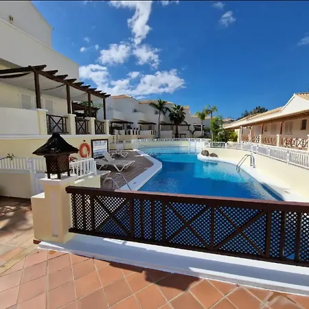 Oasis Golf Spacious Family Duplex شقة